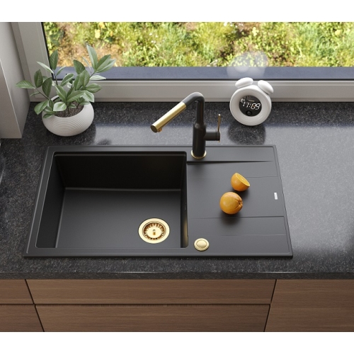 Bateria kuchenna z wyciąganą wylewką Angelina czarna z elementami koloru złota