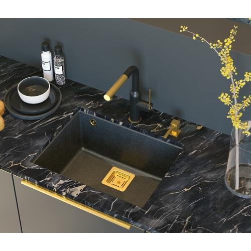 Bateria kuchenna z wyciąganą wylewką Angelina czarna z elementami koloru złota